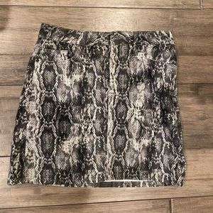 Animal print, snakeskin skirt
